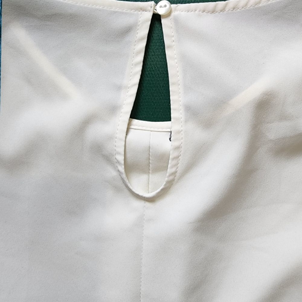 white blouse - Picture 4 of 6